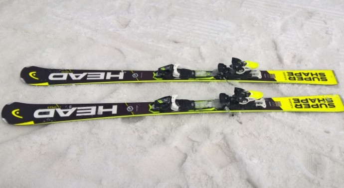 Head Supershape I.Speed na snegu