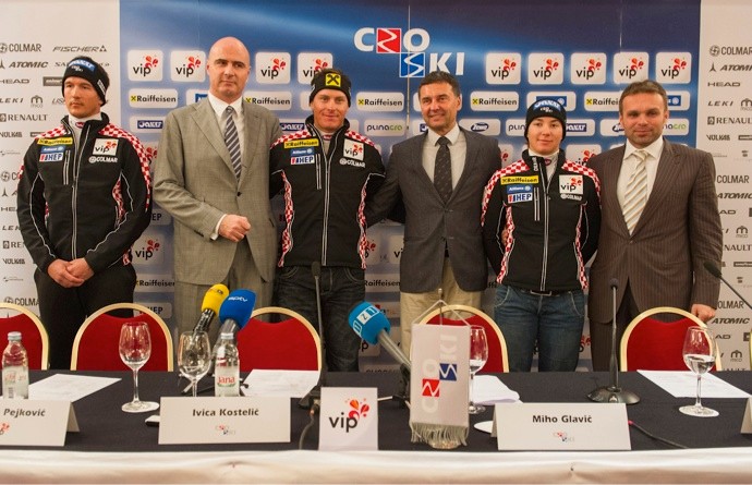 Hrvatski tim na konferenciji za medije